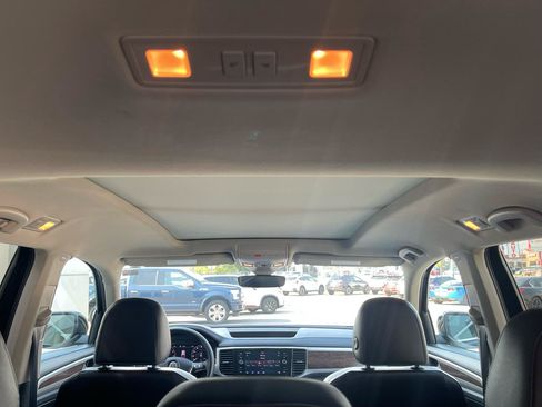 Used 2018 Volkswagen Atlas SEL Premium AWD/4WD image 10