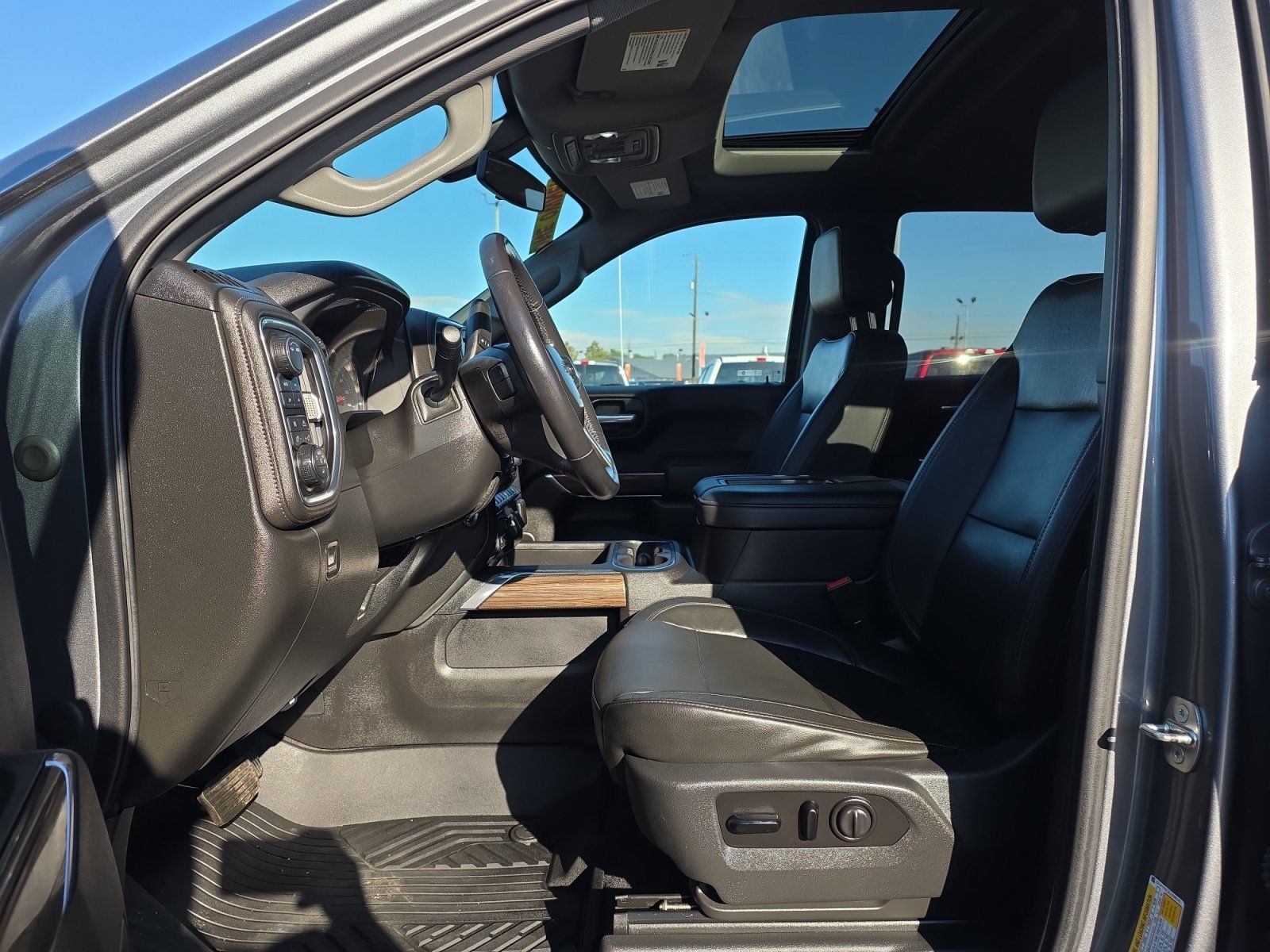 Used 2020 Chevrolet Silverado 1500 LT Trail Boss AWD/4WD image 16