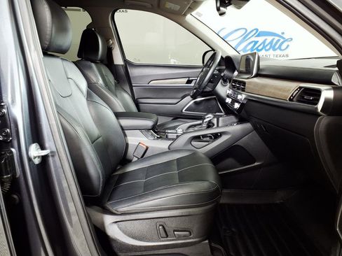 Used 2022 Kia Telluride EX w/ EX Premium Package FWD image 12