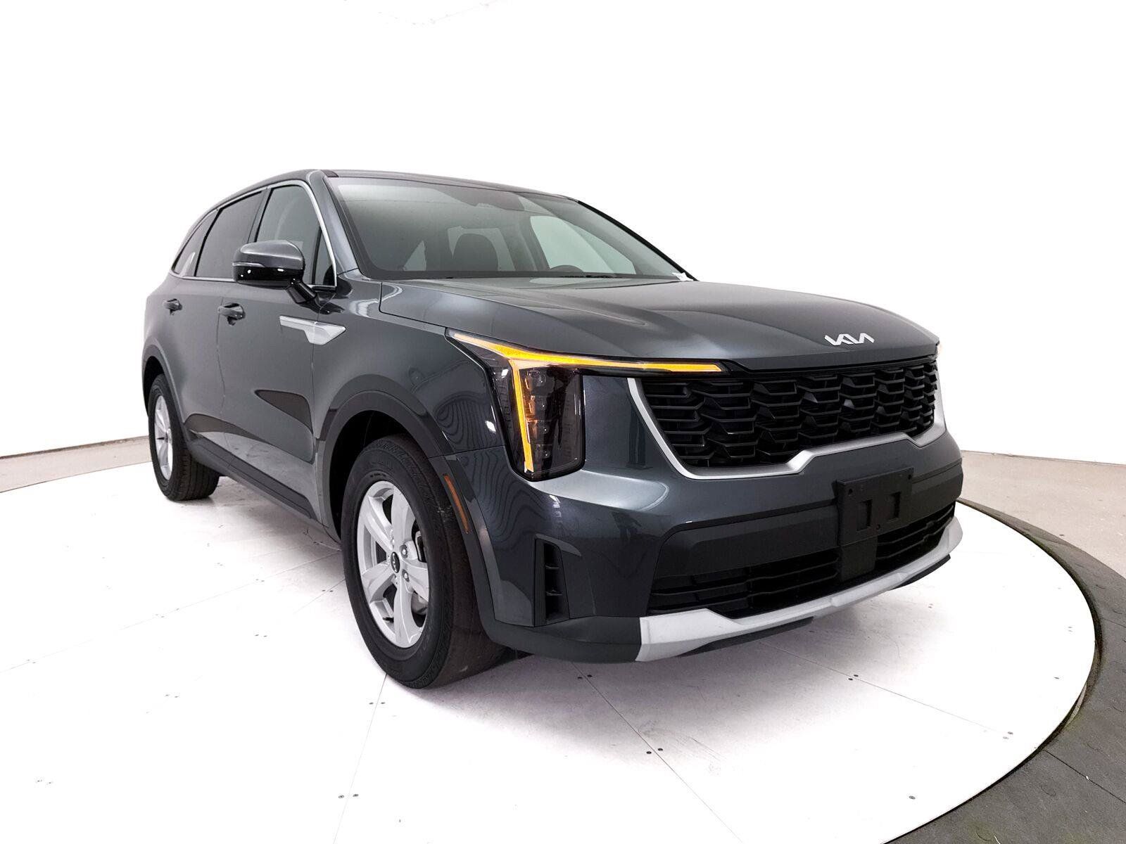 Used 2024 Kia Sorento LX FWD image 12
