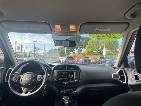Used 2022 Kia Soul LX image 13