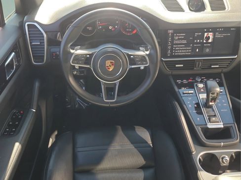 Used 2020 Porsche Cayenne image 12