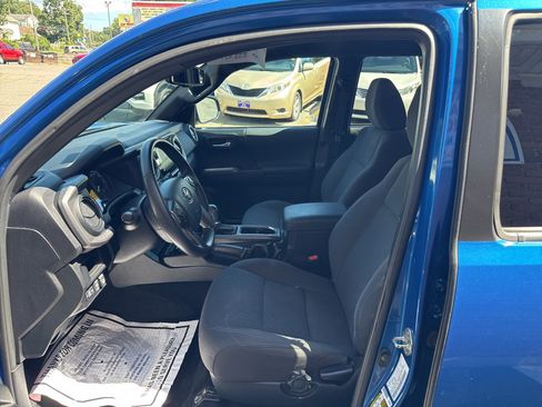 Used 2017 Toyota Tacoma TRD Sport w/ Tow Package (A/T) AWD/4WD image 17