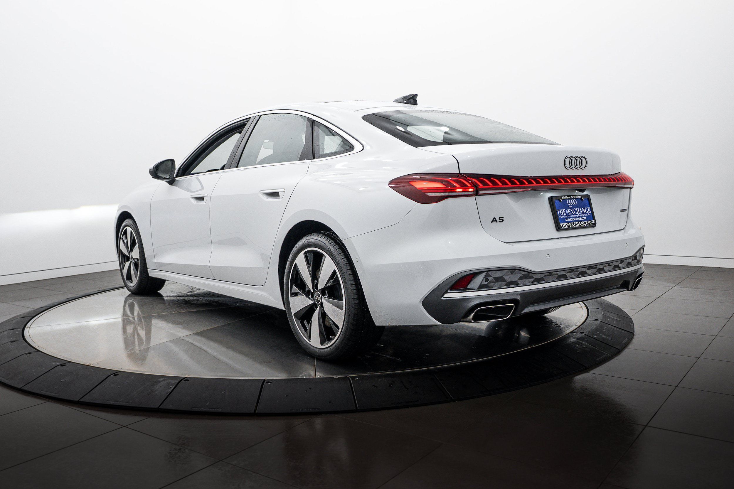 Used 2025 Audi A5 2.0T Premium Plus w/ Premium Plus AWD/4WD image 5