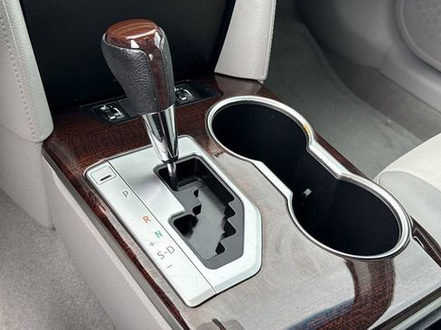 Used 2013 Toyota Camry XLE w/ Leather Pkg image 39