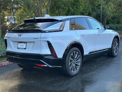 New 2026 Cadillac Lyriq Sport image 5