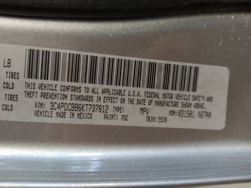 Used 2019 Dodge Journey SE w/ Connectivity Group FWD image 33