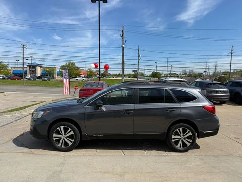 Used 2018 Subaru Outback 2.5i Limited AWD/4WD image 7