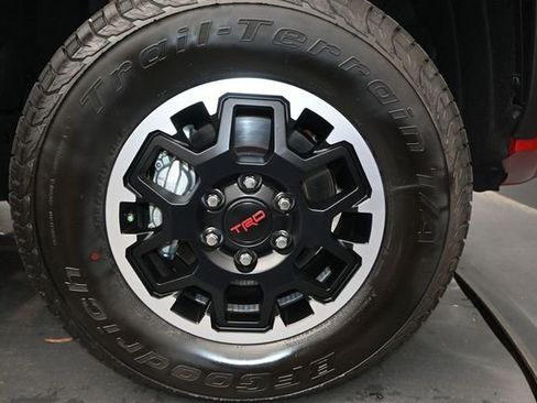 Used 2025 Toyota Tacoma TRD Off-Road AWD/4WD image 17