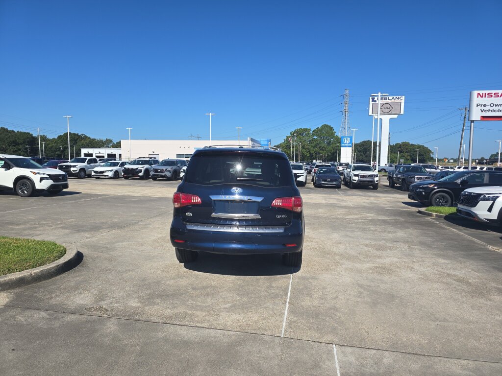 Used 2017 INFINITI QX80 4WD w/ Driver Assistance Package image 5