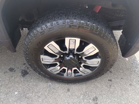 Used 2024 GMC Sierra 2500 Denali w/ Denali Reserve Package image 21