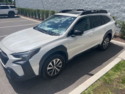 Certified 2024 Subaru Outback Premium AWD/4WD image 1