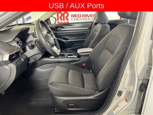 Used 2023 Nissan Altima 2.5 SV image 11