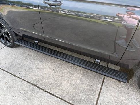 Used 2023 Ford Expedition Limited RWD image 11
