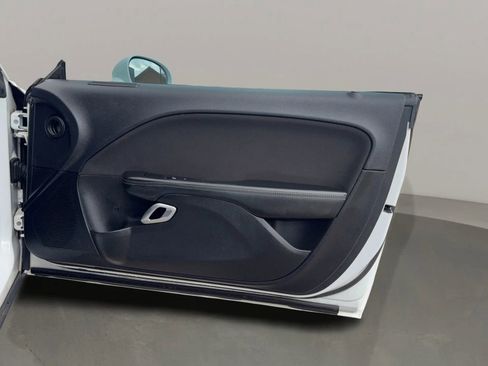 Used 2017 Dodge Challenger R/T w/ Driver Convenience Group image 17