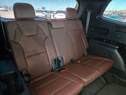 Used 2024 Kia Telluride EX w/ EX Captain's Chair Package image 26