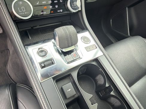 Used 2024 Jaguar F-PACE R-Dynamic S AWD/4WD image 30