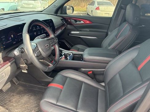 Used 2024 Chevrolet Traverse RS w/ LPO, Floor Liner Package image 12