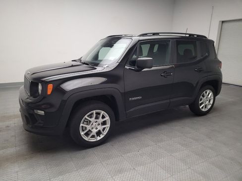 Used 2022 Jeep Renegade Latitude image 2