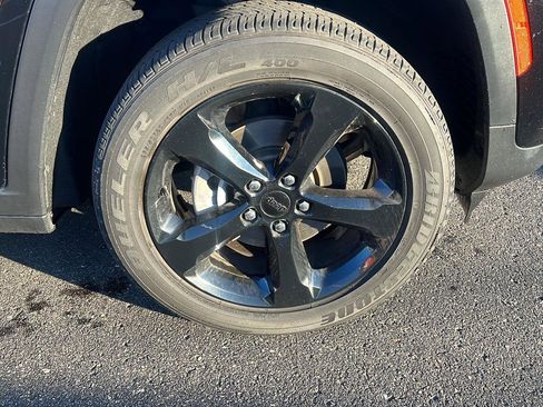 Certified 2022 Jeep Grand Cherokee Altitude image 10