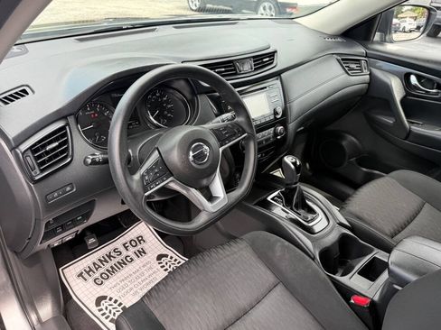 Used 2017 Nissan Rogue S w/ S Appearance Package AWD/4WD image 10
