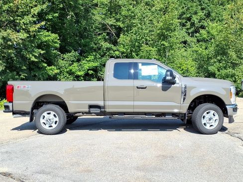 New 2026 Ford F350 XLT w/ FX4 Off-Road Package AWD/4WD image 4