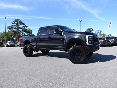 Used 2024 Ford F250 Lariat w/ Lariat Ultimate Package AWD/4WD image 2