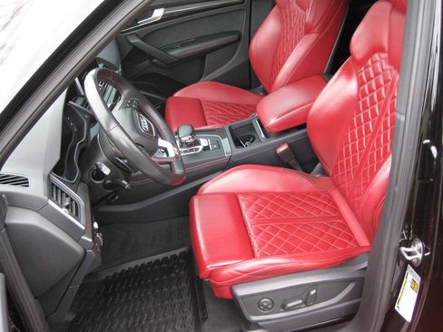 Used 2018 Audi SQ5 Prestige w/ Prestige Package image 13