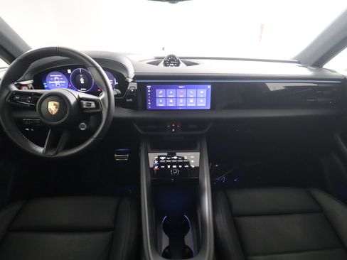 Used 2025 Porsche Macan 4 Electric AWD/4WD image 13