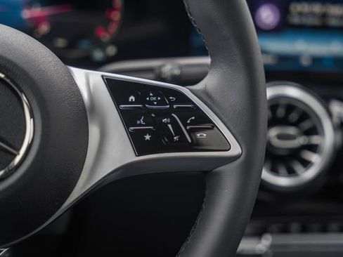New 2026 Mercedes-Benz GLB 250 4MATIC image 28