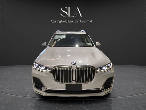 Used 2022 BMW X7 xDrive40i w/ Premium Package AWD/4WD image 2