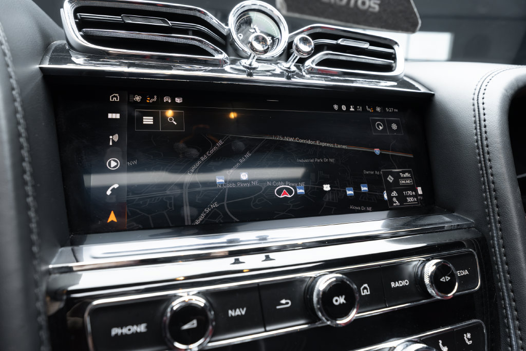 Used 2022 Bentley Bentayga AWD/4WD image 34