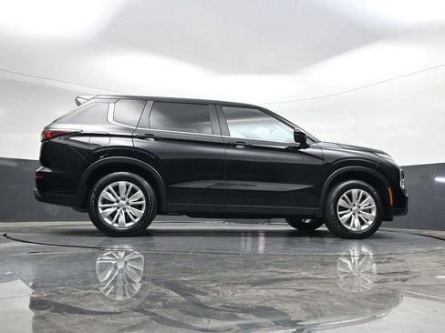 Used 2025 Mitsubishi Outlander ES AWD/4WD image 37