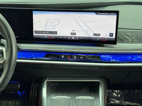 Used 2023 BMW 760i xDrive AWD/4WD image 26