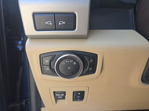 Used 2019 Ford F150 Lariat w/ Equipment Group 502A Luxury AWD/4WD image 26