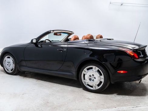 Used 2004 Lexus SC 430 Convertible RWD image 2