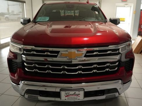 Used 2025 Chevrolet Silverado 1500 LTZ AWD/4WD image 6