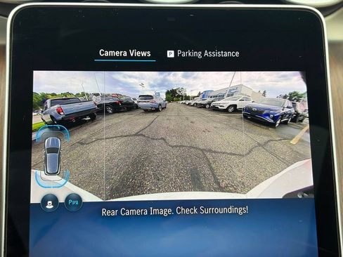 Used 2025 Mercedes-Benz GLC 300 4MATIC image 37
