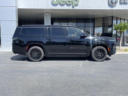 New 2026 Jeep Grand Wagoneer L Limited AWD/4WD image 6