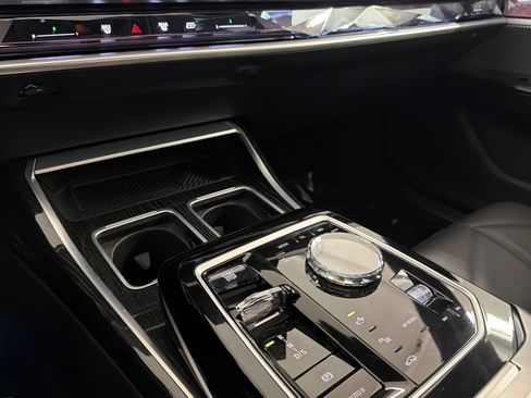 Used 2023 BMW 740i w/ Parking Assistance Package RWD image 17