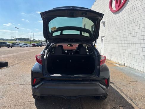 Used 2020 Toyota C-HR LE image 26