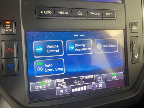 Used 2025 Subaru Forester AWD/4WD image 18