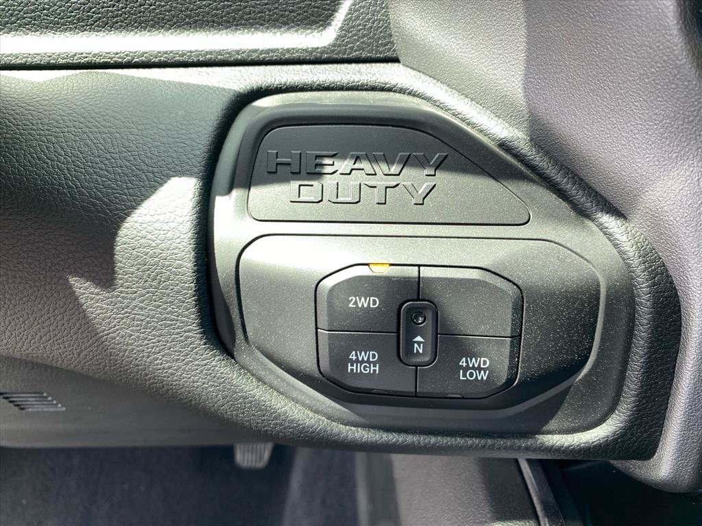New 2026 RAM 2500 Laramie AWD/4WD image 11