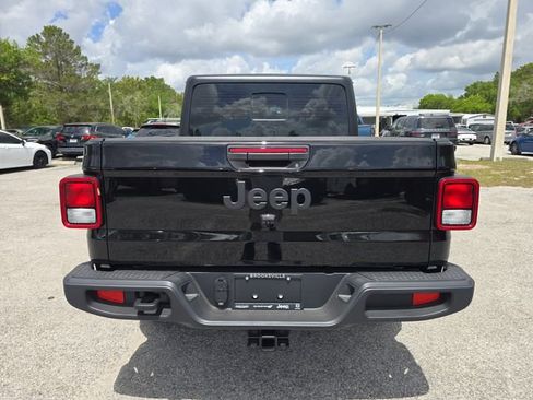 New 2026 Jeep Gladiator Sport image 5