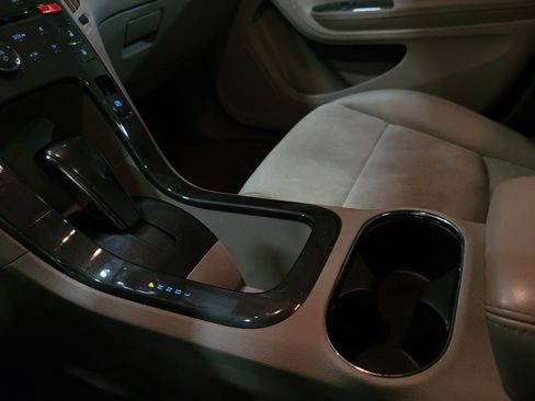 Used 2014 Chevrolet Volt Premium w/ Premium Trim Package image 26