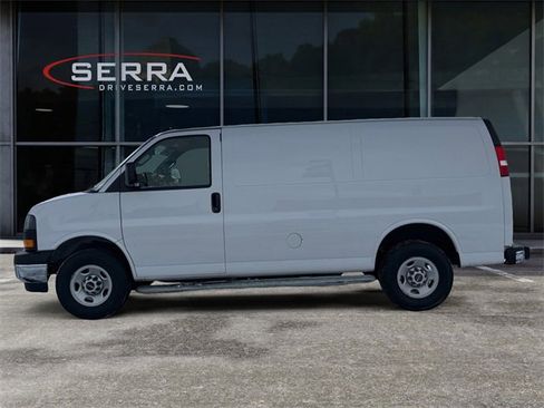 Used 2024 GMC Savana 2500 w/ Driver Convenience Package image 2