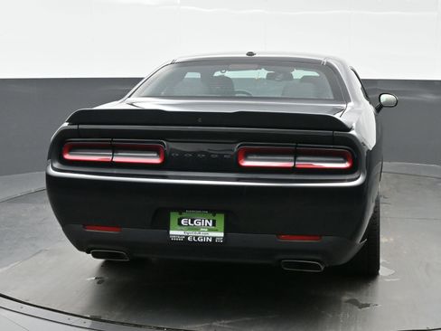 Used 2022 Dodge Challenger R/T w/ Blacktop Package image 5