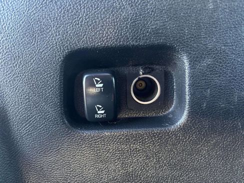 Used 2015 Ford Edge SEL image 17