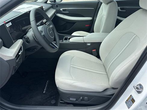 New 2025 Hyundai Sonata SEL image 9