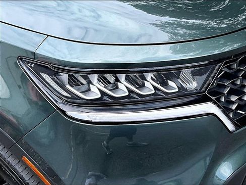 Used 2023 Kia Sorento S w/ Panoramic Sunroof Package AWD/4WD image 32